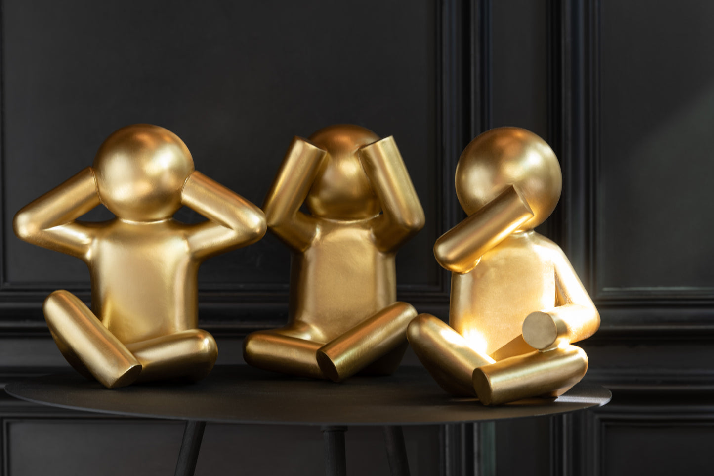 ASSORTIMENT VAN 3 “P’TIT MAURICE” ZITTEN GOUD