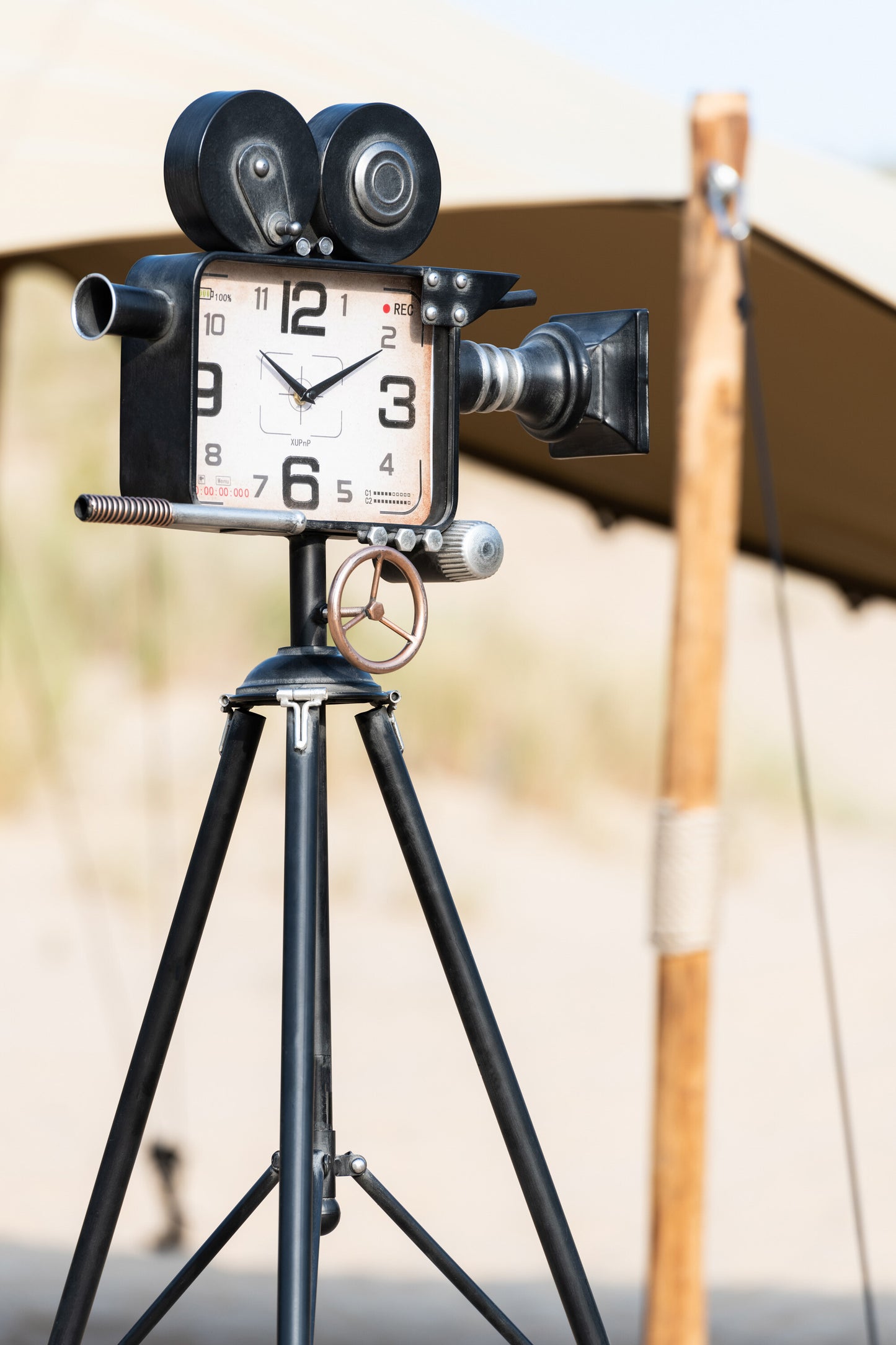 STAND CAMERA CLOCK