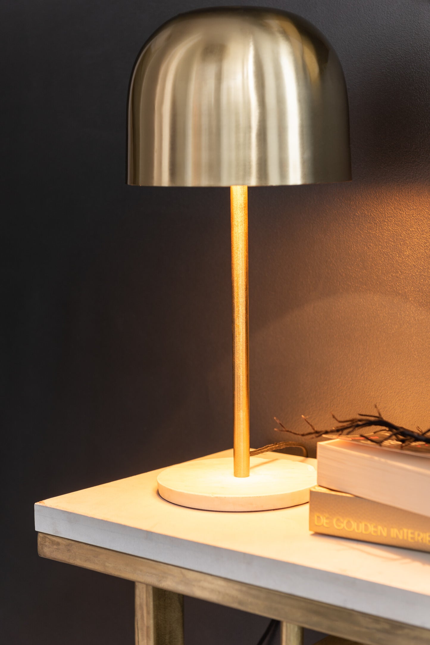 KONINGIN LAMP METAAL/GOUD MARMER