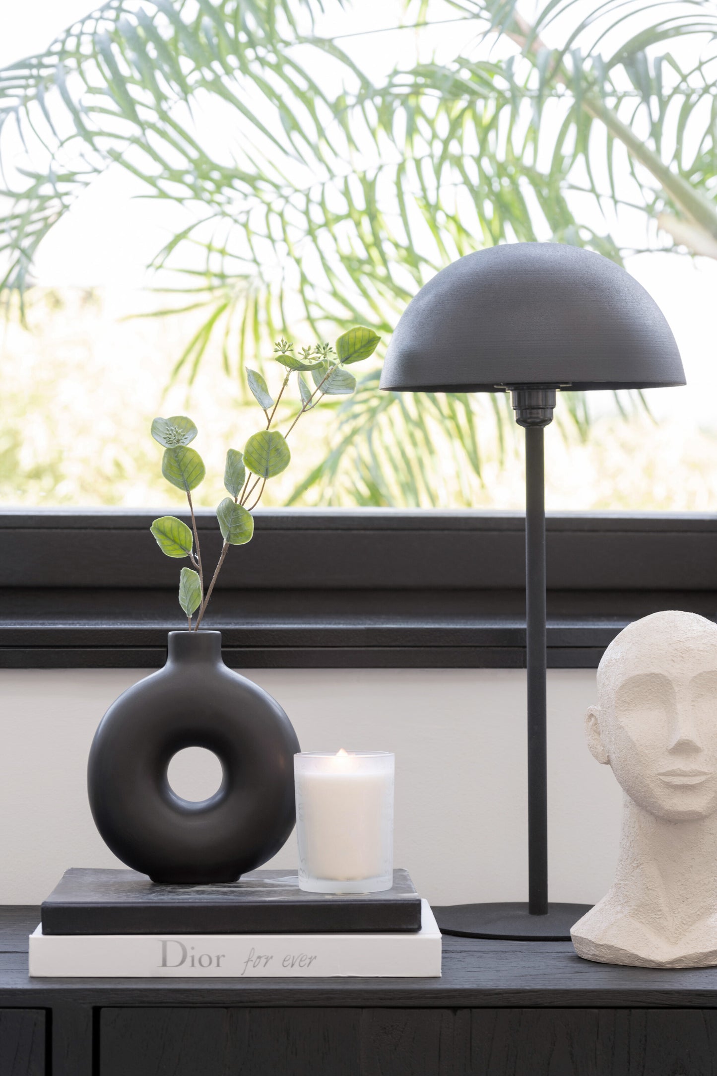 MATTE BLACK METAL MUSHROOM LAMP