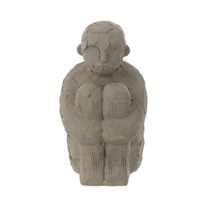 ZITTEND FIGUUR CEMENT KLEIN